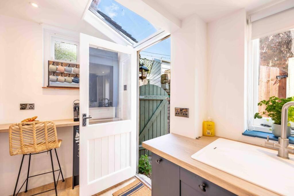 The Lymington Sailor'S Cottage Экстерьер фото